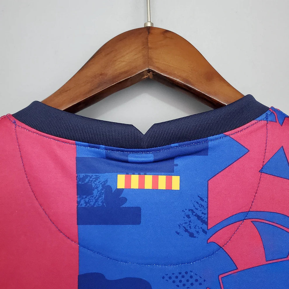 Barcelona Football Shirt 2021 / 2022 Retro