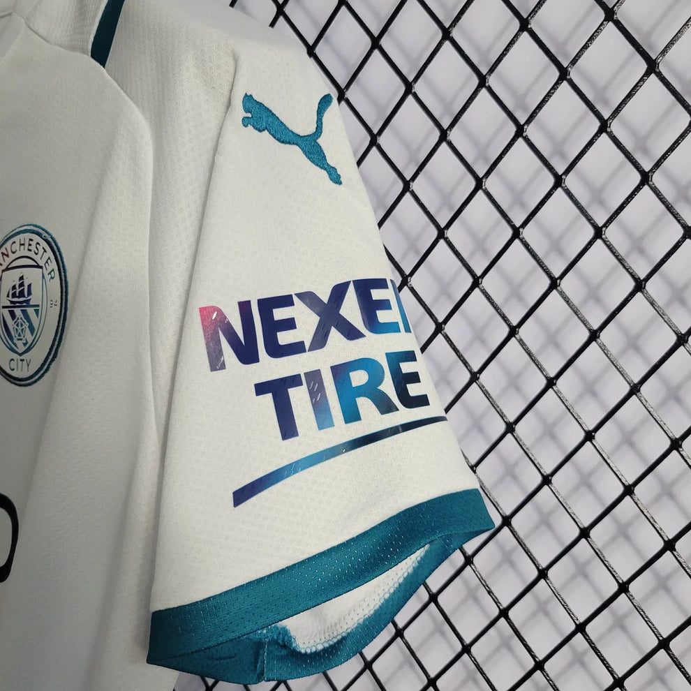Manchester City Football Shirt 2021/2022 Retro
