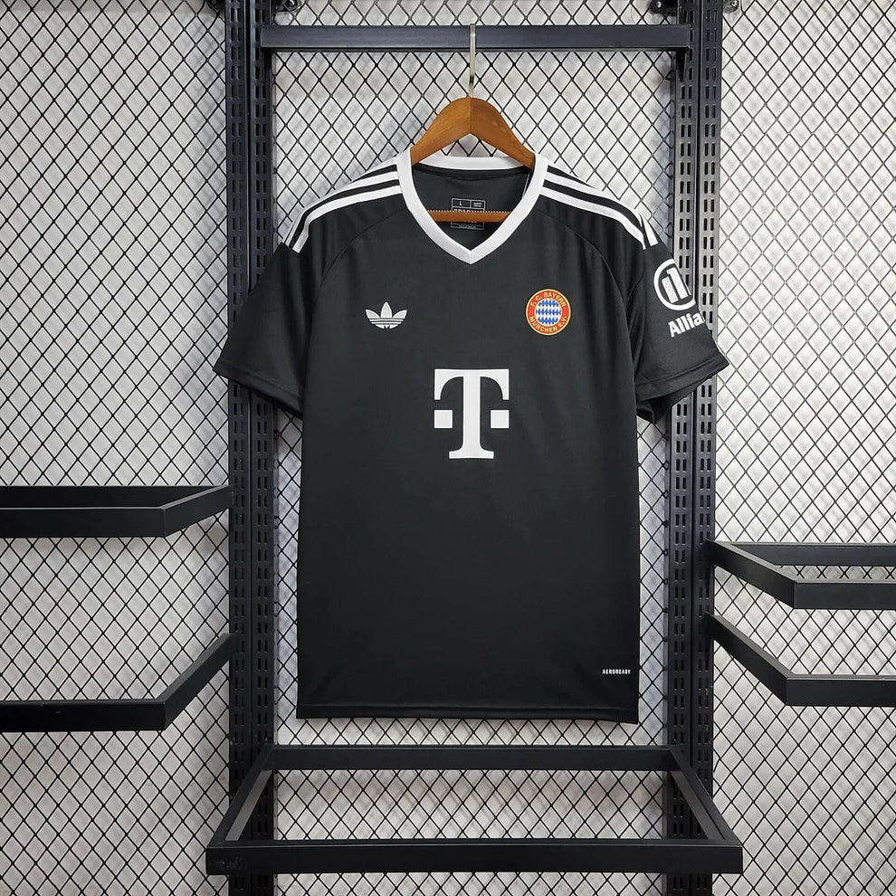 2024/2025 Bayern Munich Goalkeeper Football Jersey